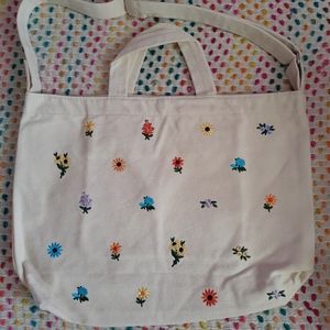 Baggu Floral Embroidered Horizontal Tote (FIRM PRICE)